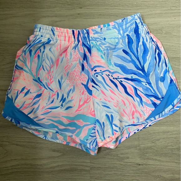 Lillly Pulitzer Luxletic Shorts - Picture 1 of 3